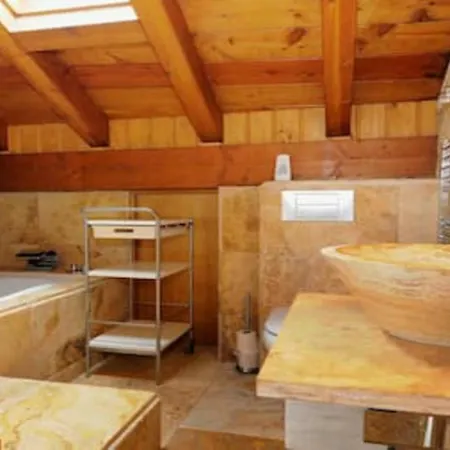 La Casa Roja Cerca Del Guggenheim *